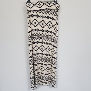 Patterned maxi skirt